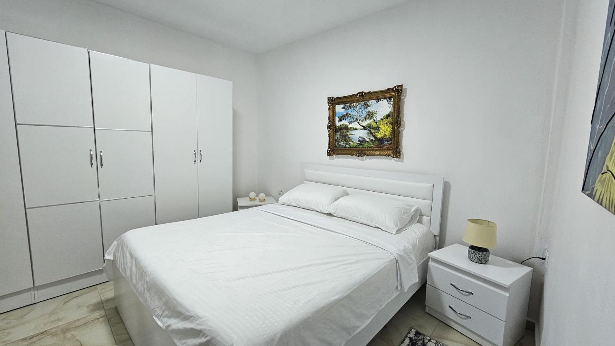 Guesthouse Albi Berat Bagian luar foto