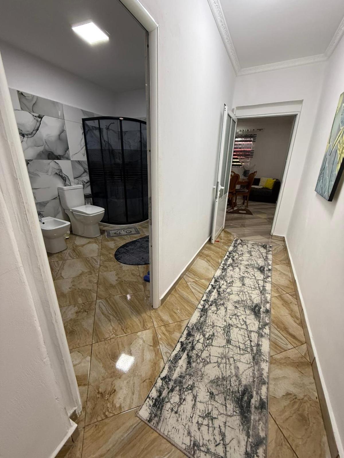 Guesthouse Albi Berat Bagian luar foto